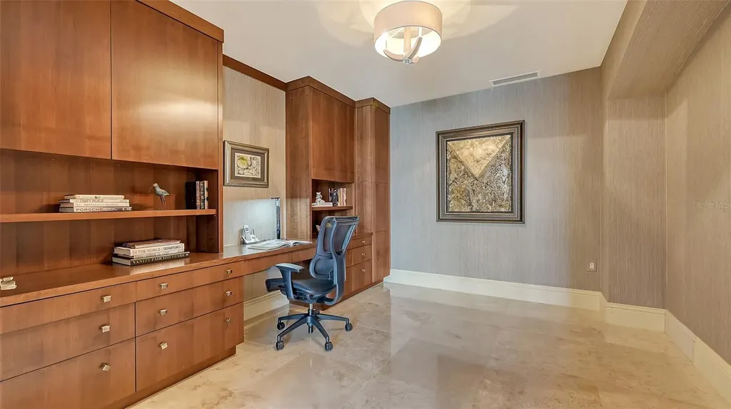 464 Golden Gate Point Sarasota FL 34236