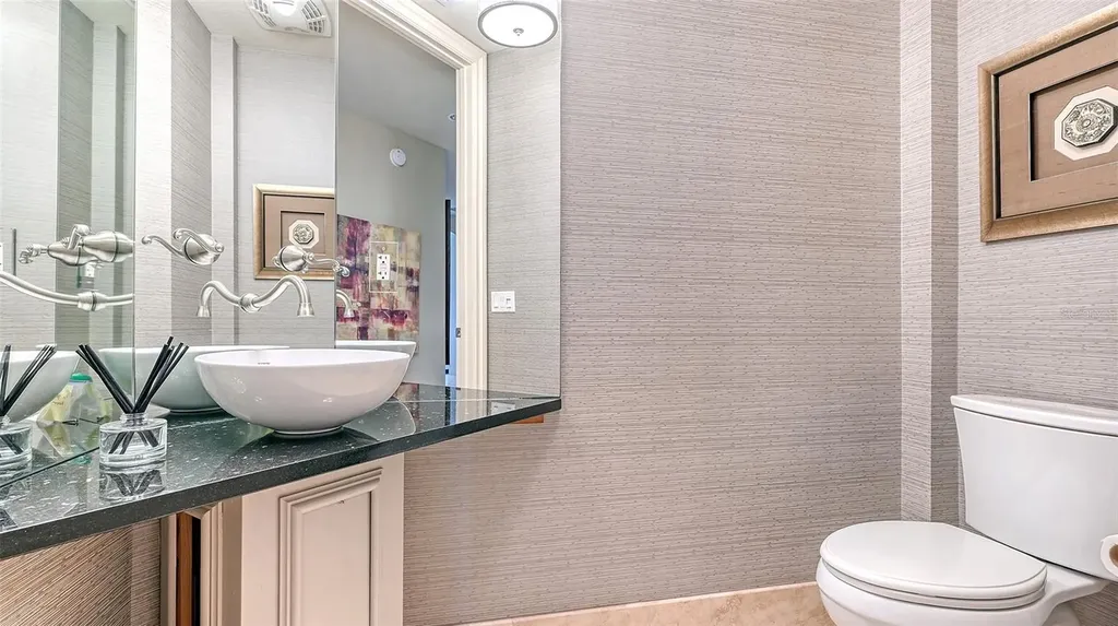 464 Golden Gate Point Sarasota FL 34236