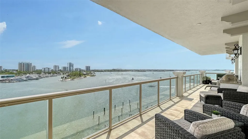 464 Golden Gate Point Sarasota FL 34236