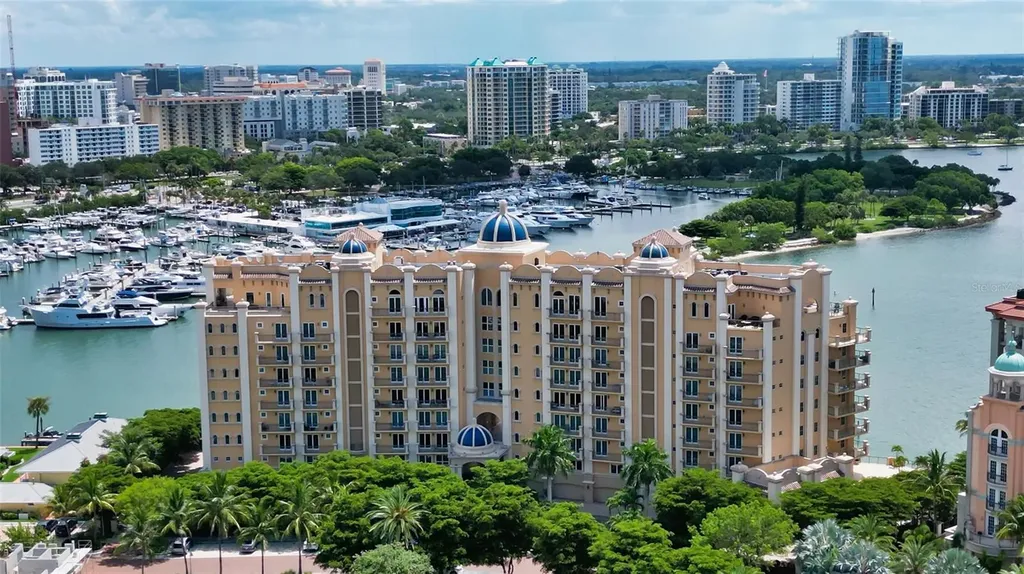 464 Golden Gate Point Sarasota FL 34236
