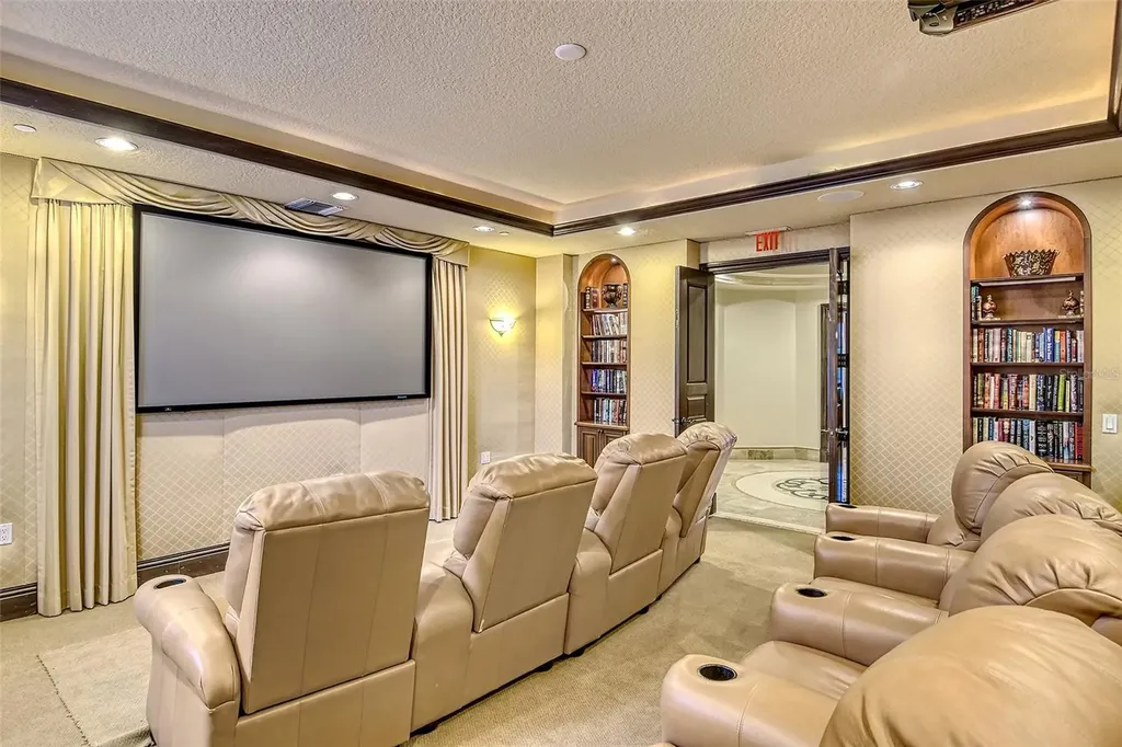 464 Golden Gate Point Sarasota FL 34236