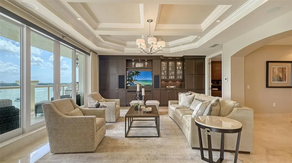 464 Golden Gate Point Sarasota FL 34236