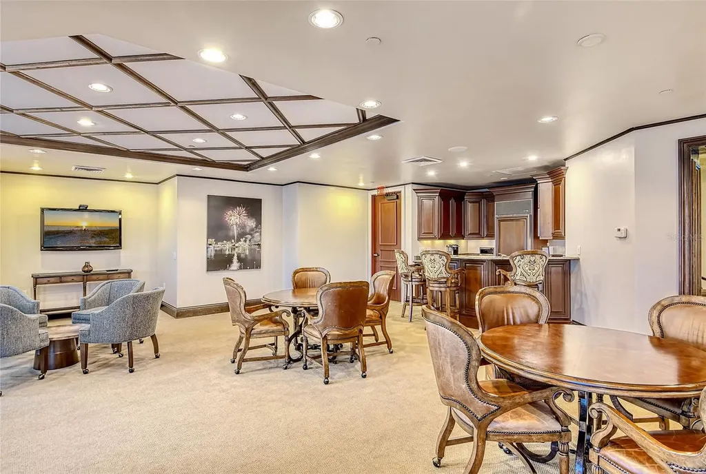 464 Golden Gate Point Sarasota FL 34236