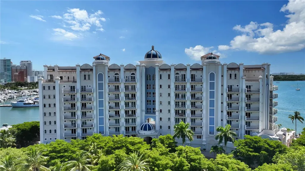 464 Golden Gate Point Sarasota FL 34236