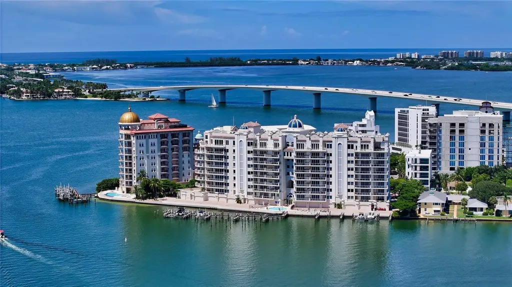 464 Golden Gate Point Sarasota FL 34236