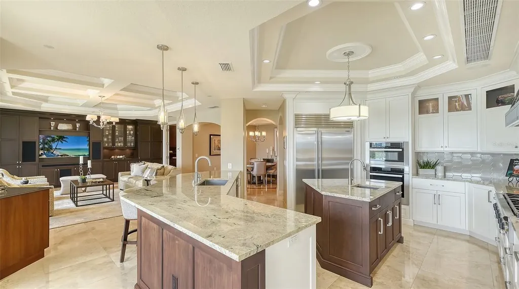 464 Golden Gate Point Sarasota FL 34236