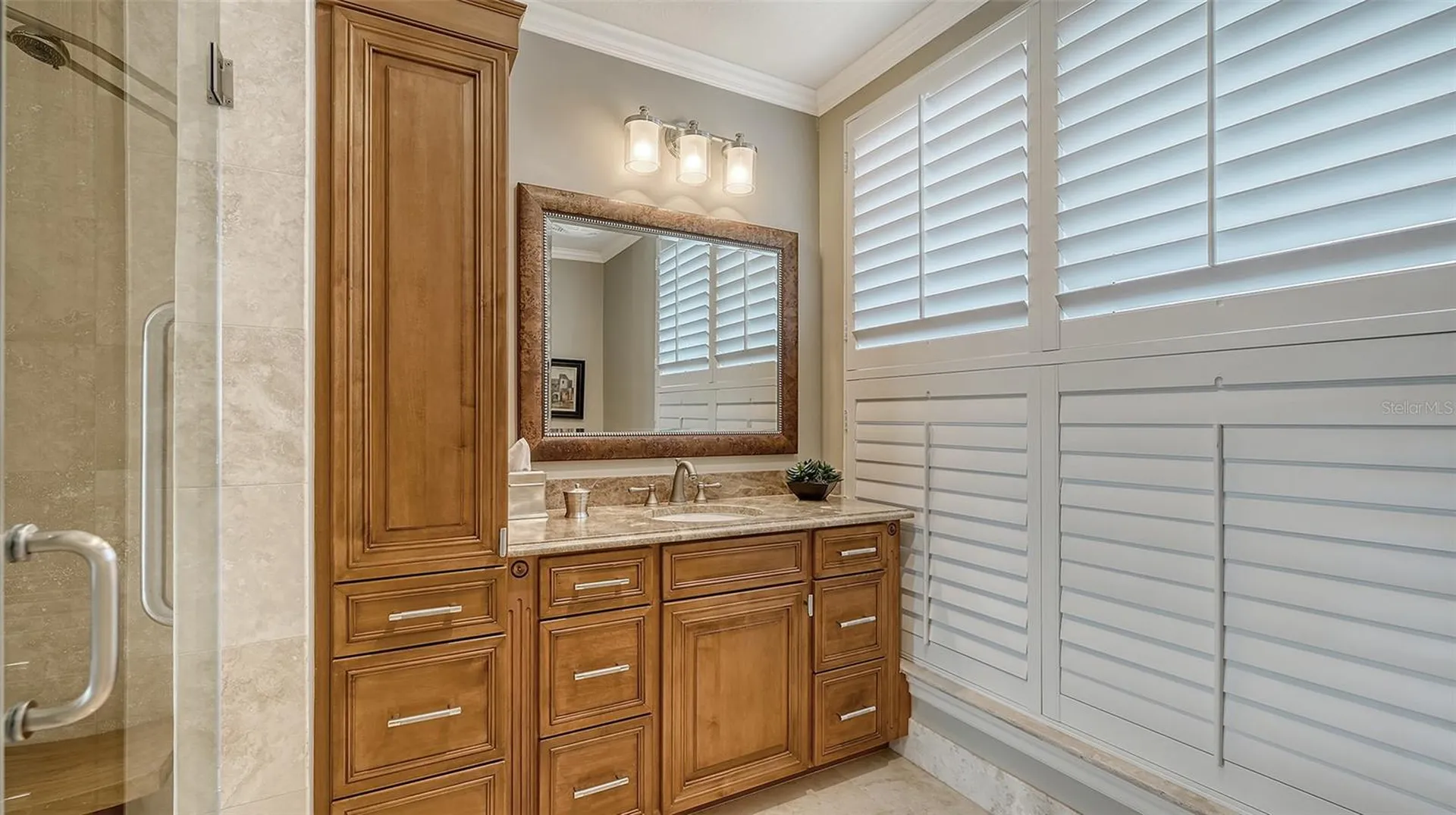 464 Golden Gate Point Sarasota FL 34236