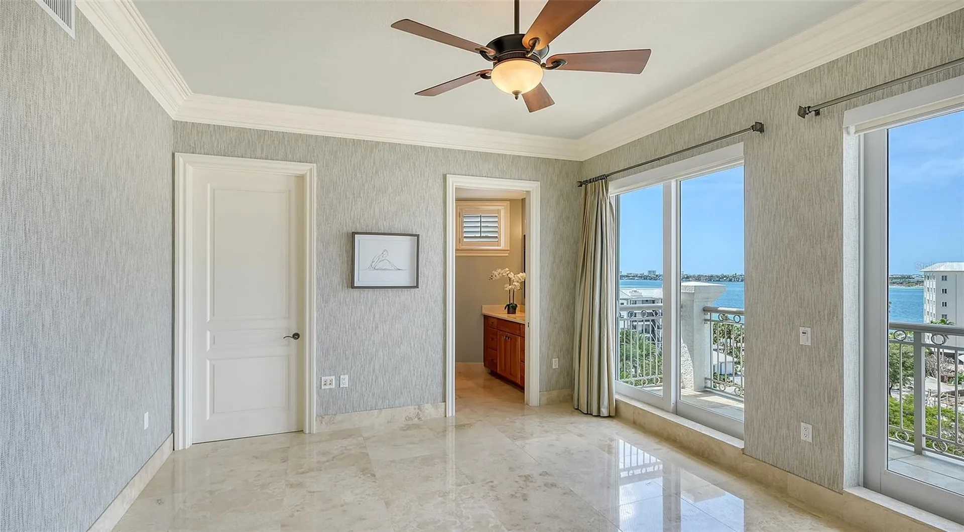 464 Golden Gate Point Sarasota FL 34236