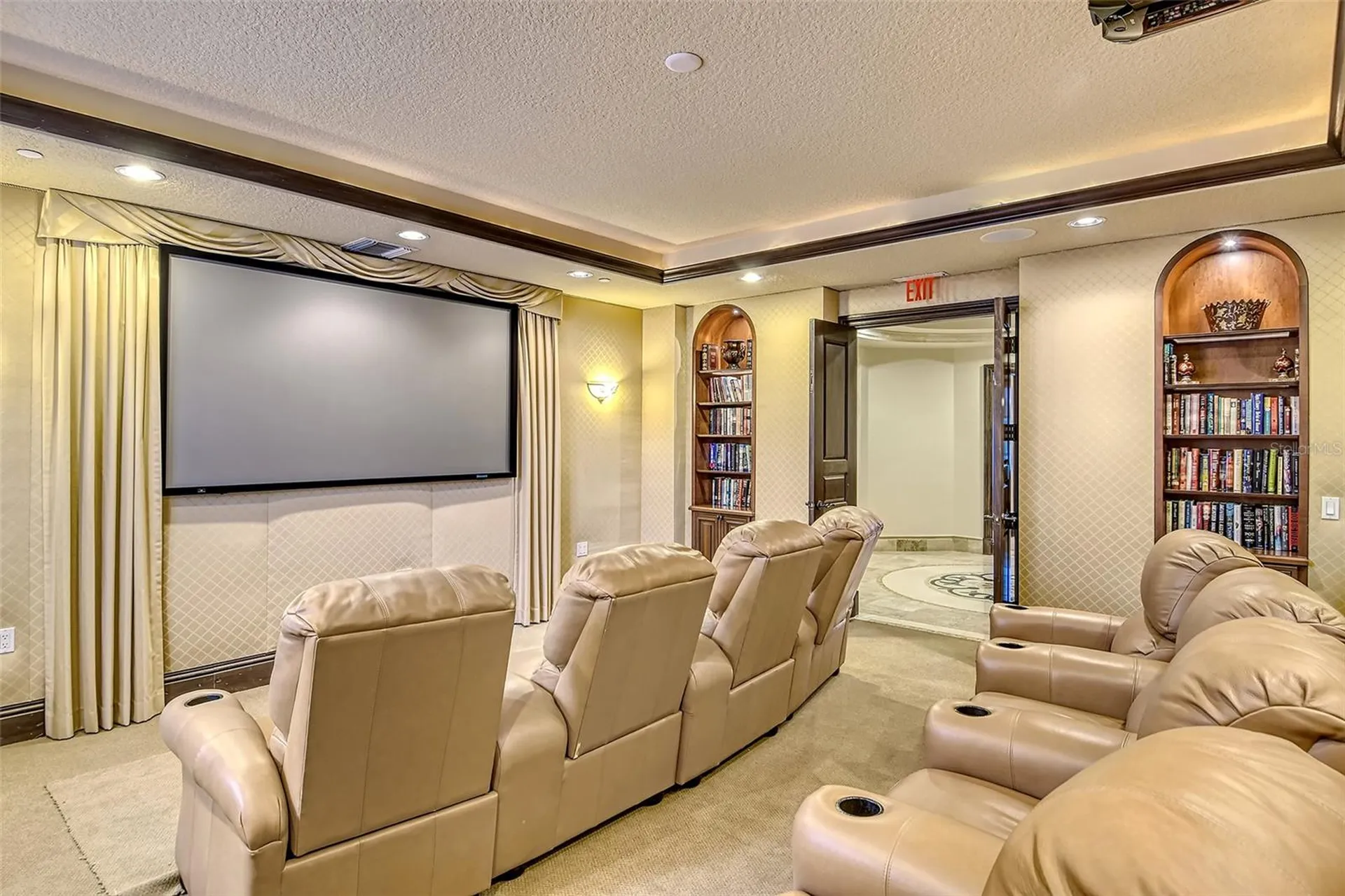 464 Golden Gate Point Sarasota FL 34236