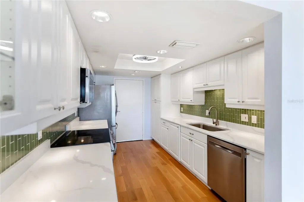 435 S Gulfstream Avenue Sarasota FL 34236