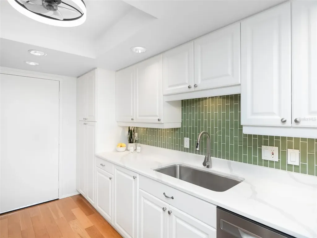435 S Gulfstream Avenue Sarasota FL 34236
