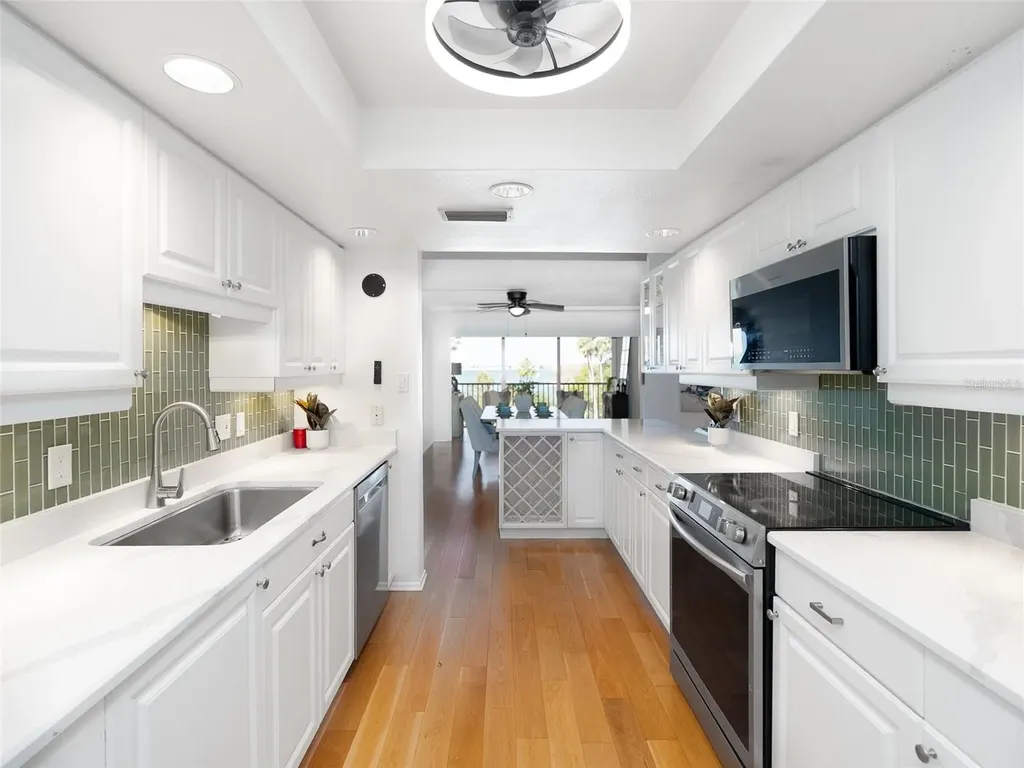 435 S Gulfstream Avenue Sarasota FL 34236