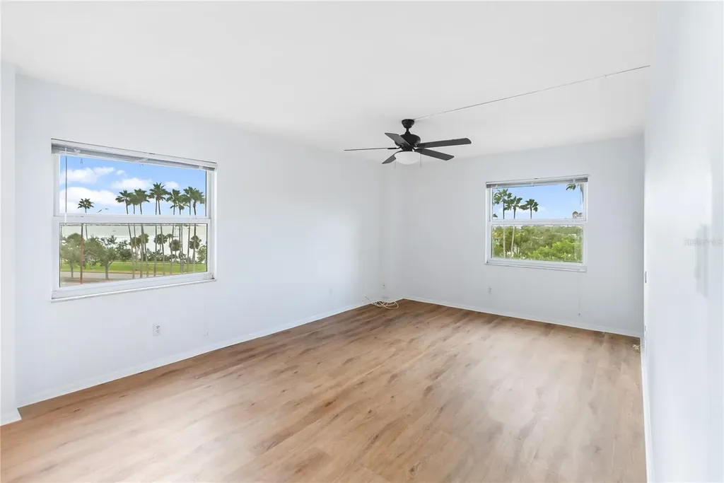 435 S Gulfstream Avenue Sarasota FL 34236