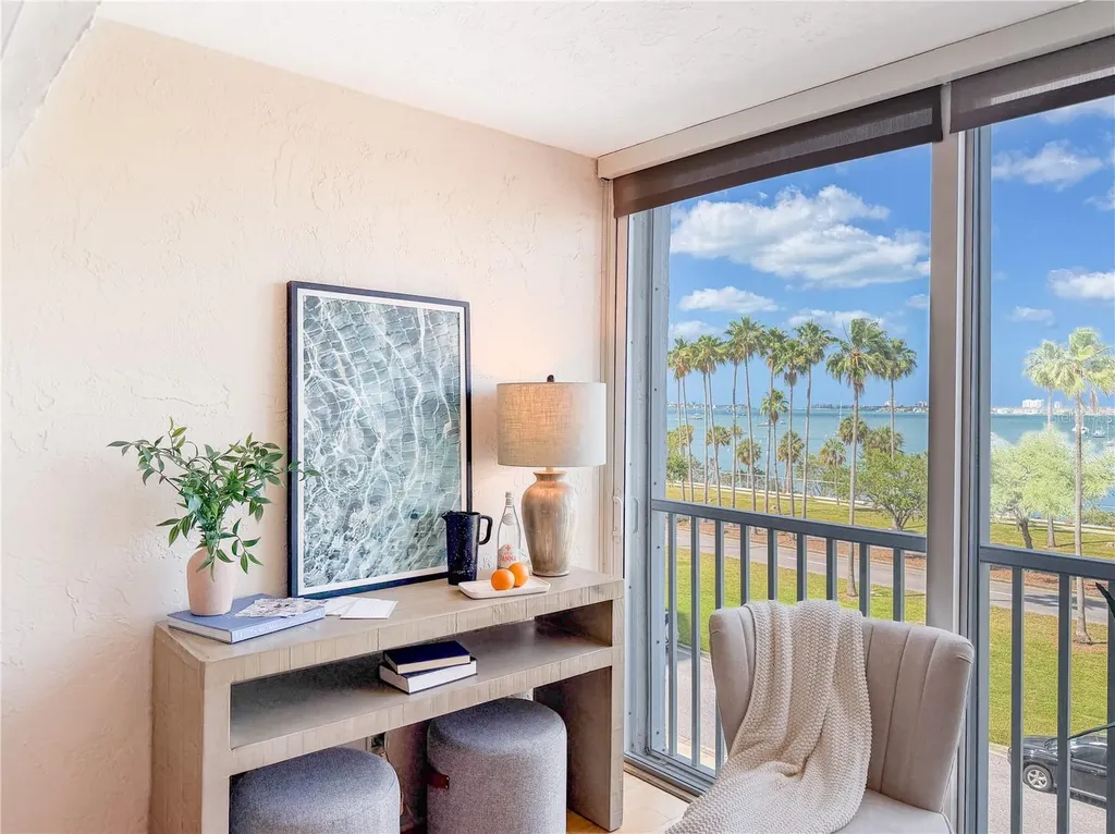 435 S Gulfstream Avenue Sarasota FL 34236