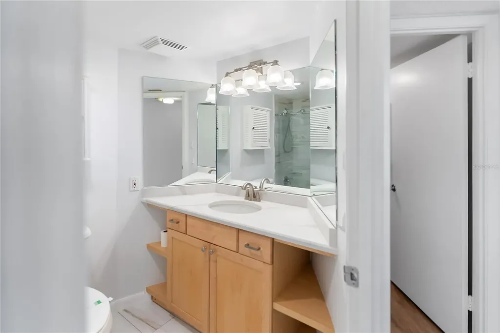 435 S Gulfstream Avenue Sarasota FL 34236