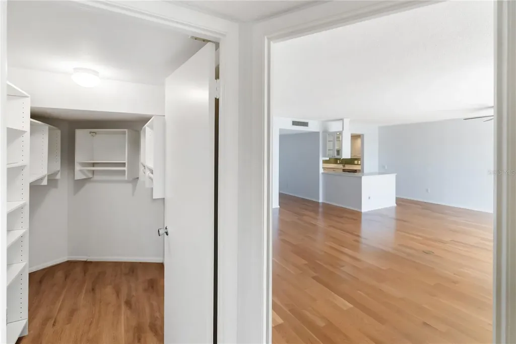 435 S Gulfstream Avenue Sarasota FL 34236