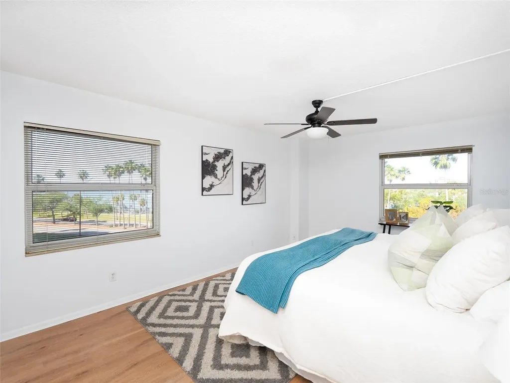 435 S Gulfstream Avenue Sarasota FL 34236