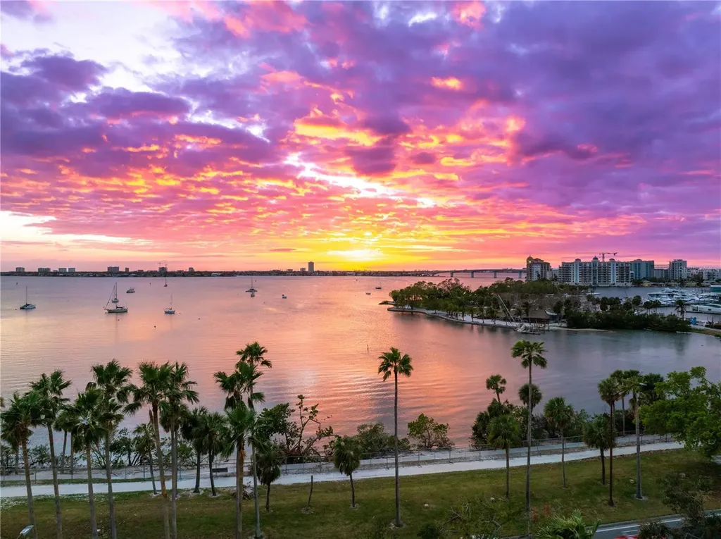 435 S Gulfstream Avenue Sarasota FL 34236