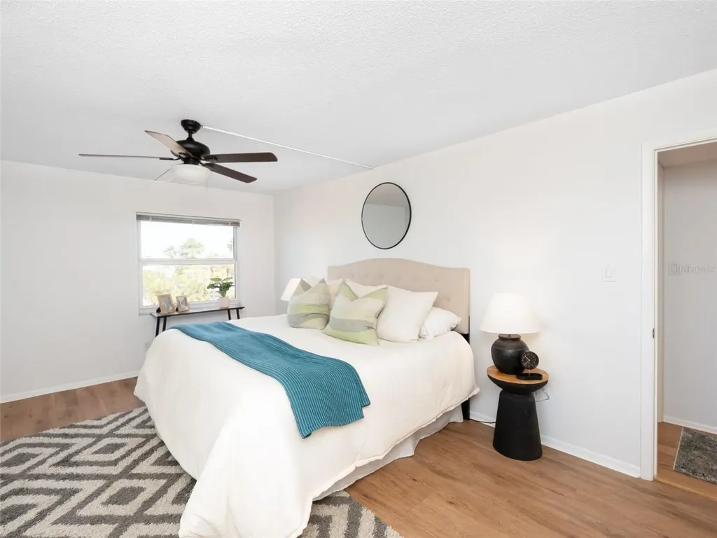 435 S Gulfstream Avenue Sarasota FL 34236