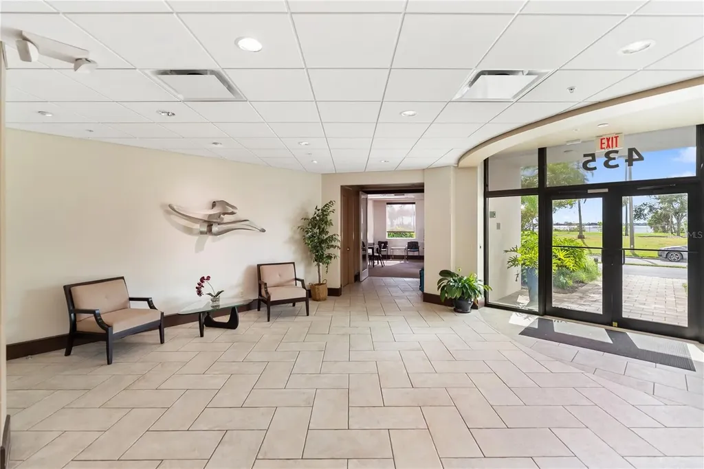 435 S Gulfstream Avenue Sarasota FL 34236