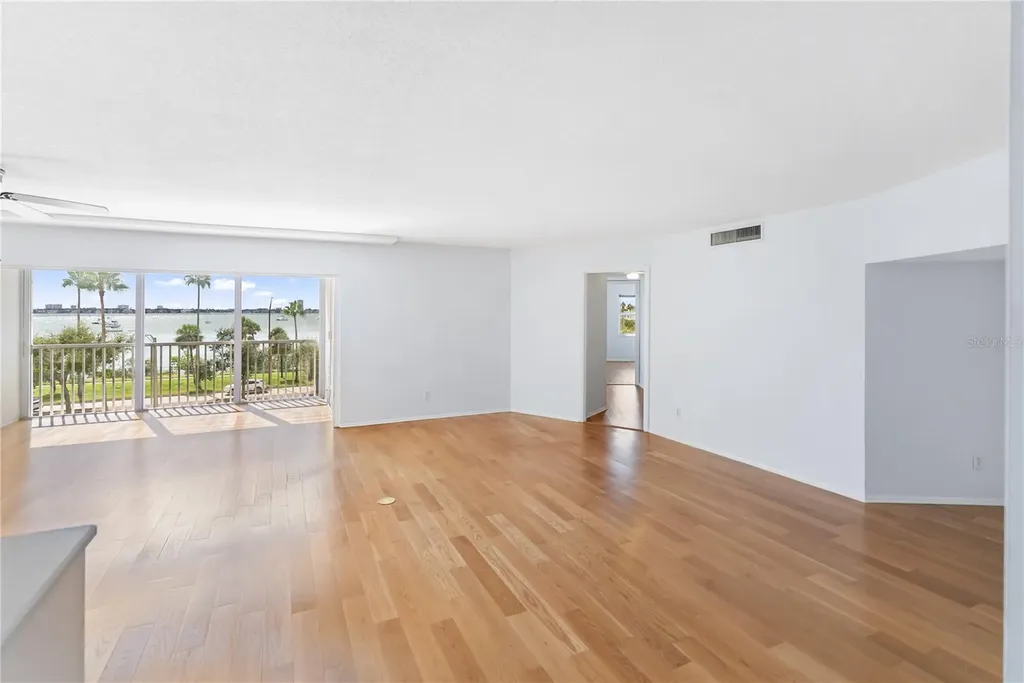 435 S Gulfstream Avenue Sarasota FL 34236