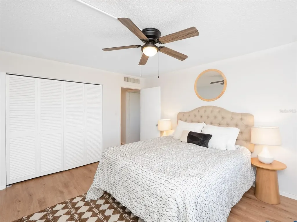 435 S Gulfstream Avenue Sarasota FL 34236