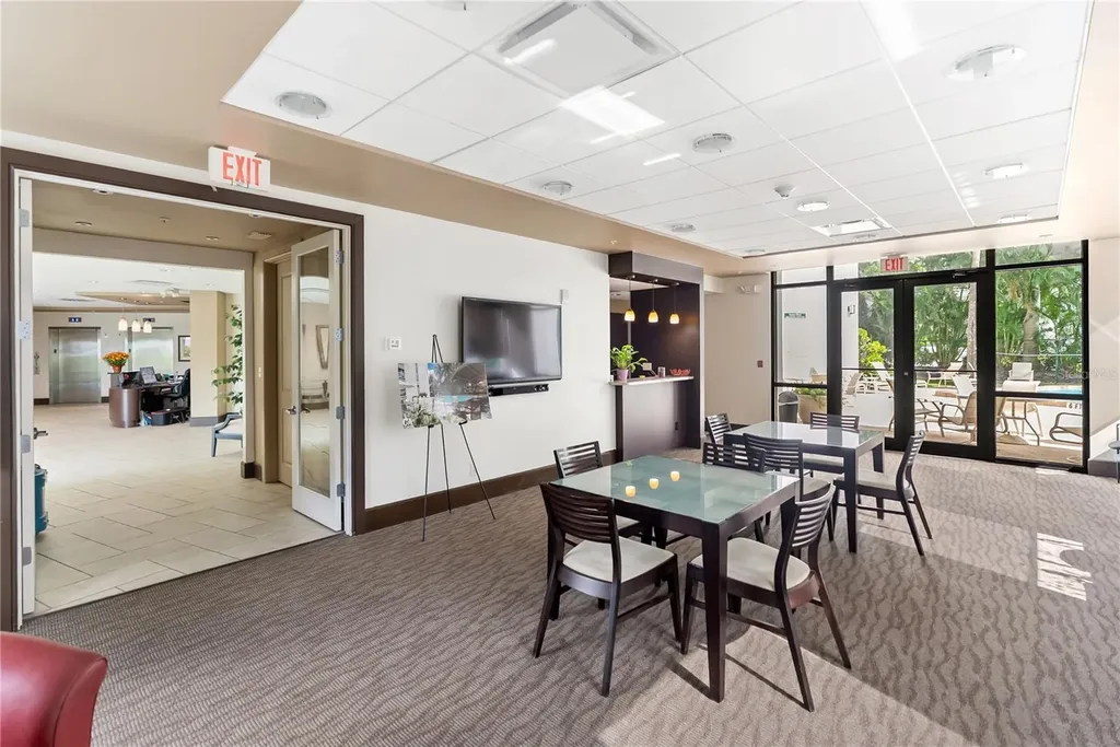 435 S Gulfstream Avenue Sarasota FL 34236