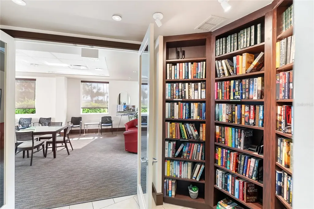 435 S Gulfstream Avenue Sarasota FL 34236