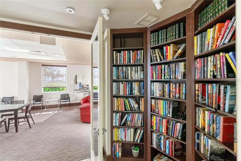 435 S Gulfstream Avenue Sarasota FL 34236