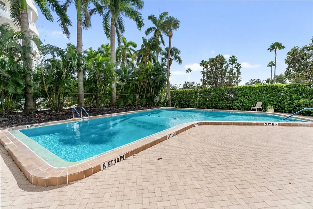 435 S Gulfstream Avenue Sarasota FL 34236