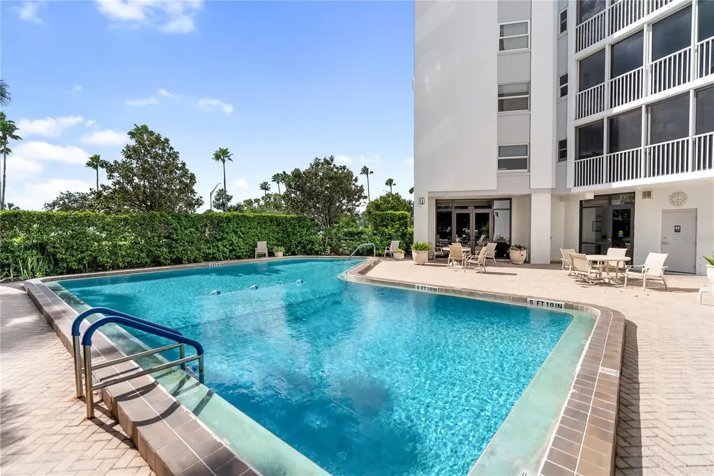 435 S Gulfstream Avenue Sarasota FL 34236