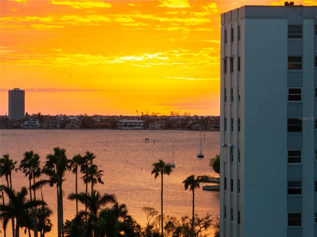 435 S Gulfstream Avenue Sarasota FL 34236