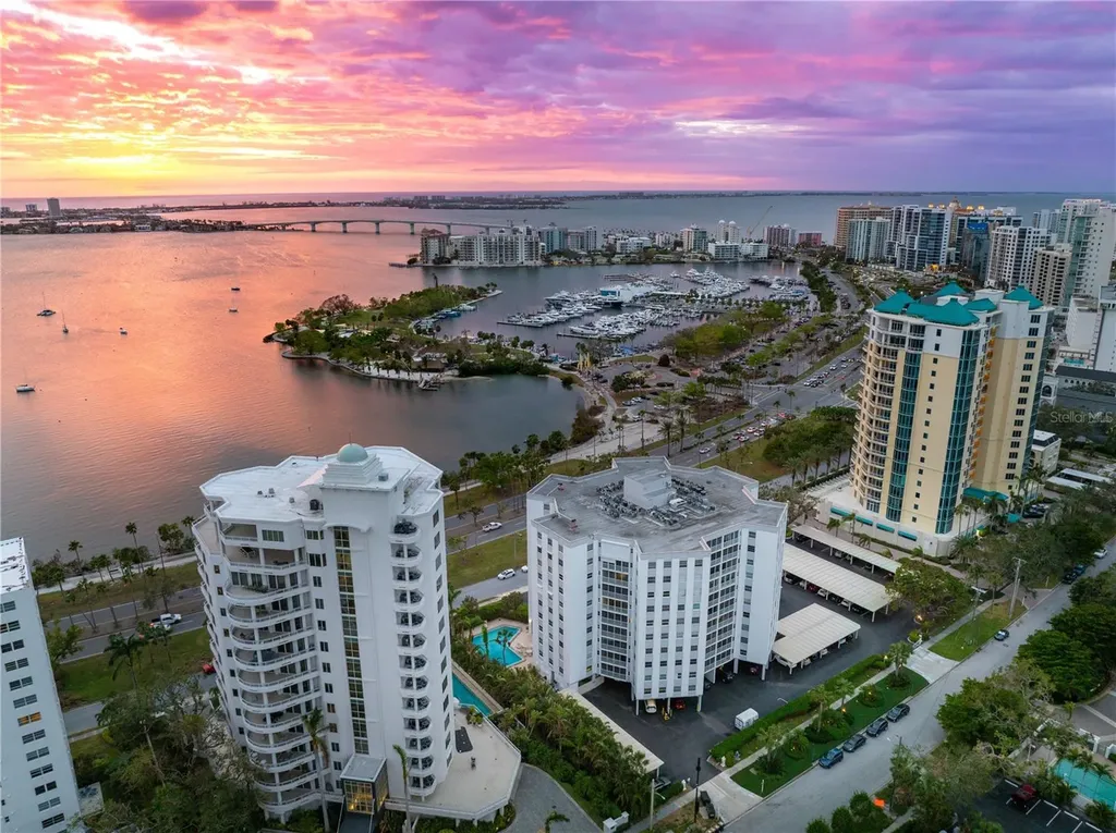 435 S Gulfstream Avenue Sarasota FL 34236