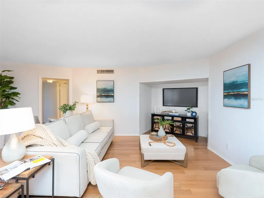 435 S Gulfstream Avenue Sarasota FL 34236
