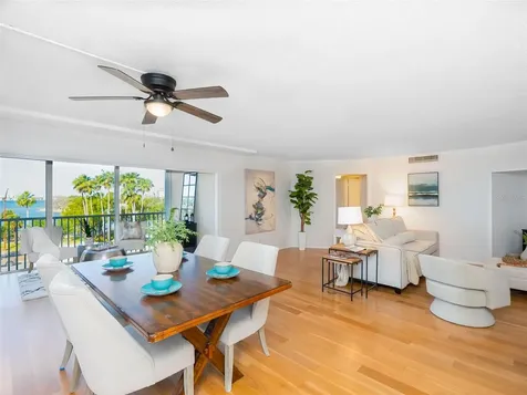 435 S Gulfstream Avenue Sarasota FL 34236
