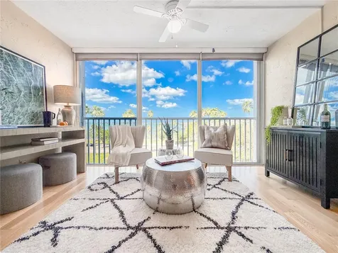 435 S Gulfstream Avenue Sarasota FL 34236