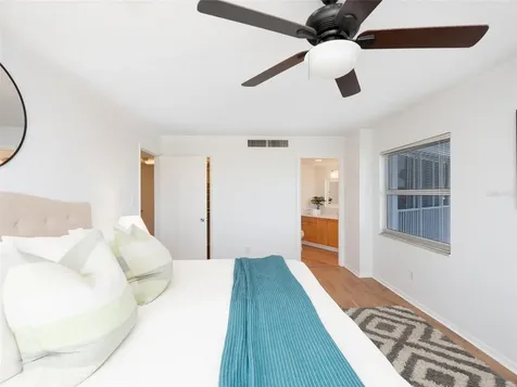 435 S Gulfstream Avenue Sarasota FL 34236