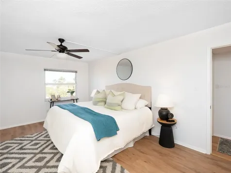 435 S Gulfstream Avenue Sarasota FL 34236