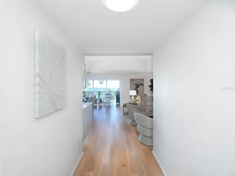 435 S Gulfstream Avenue Sarasota FL 34236