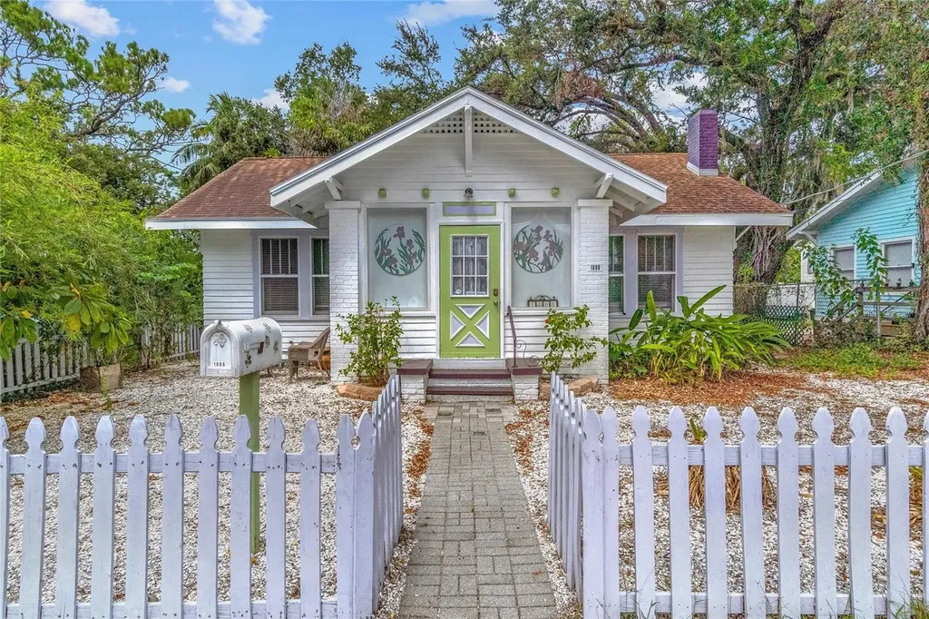 1006 11th Avenue W Bradenton FL 34205
