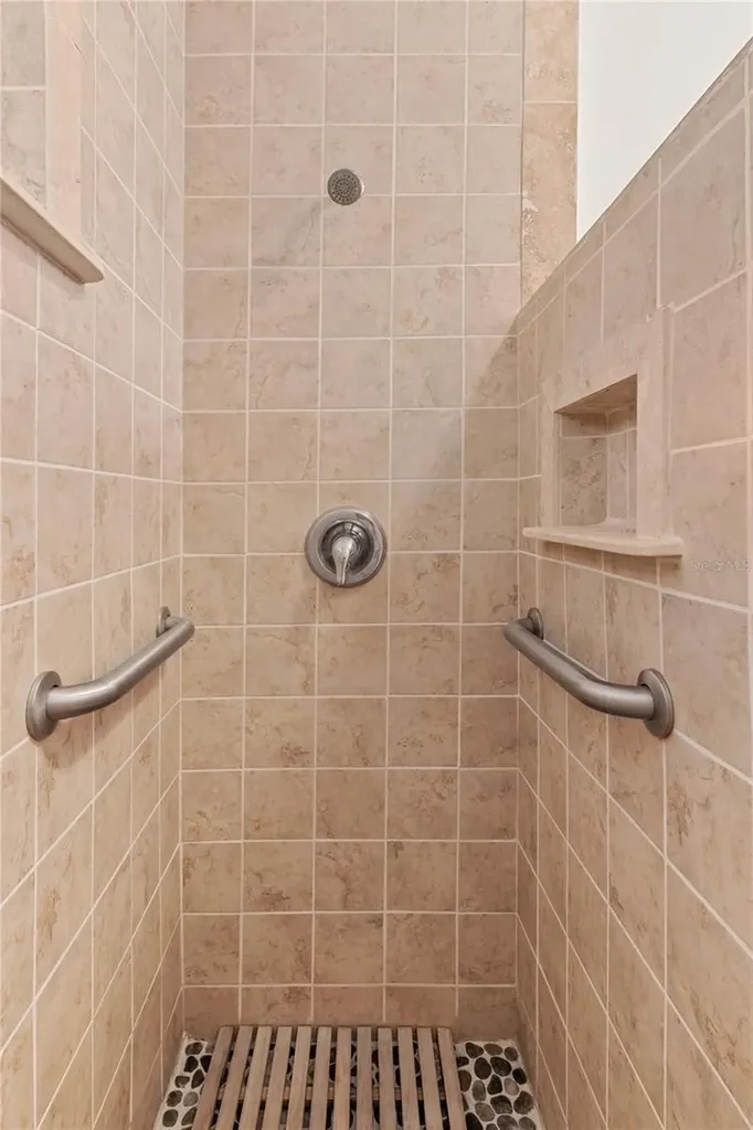 1006 11th Avenue W Bradenton FL 34205