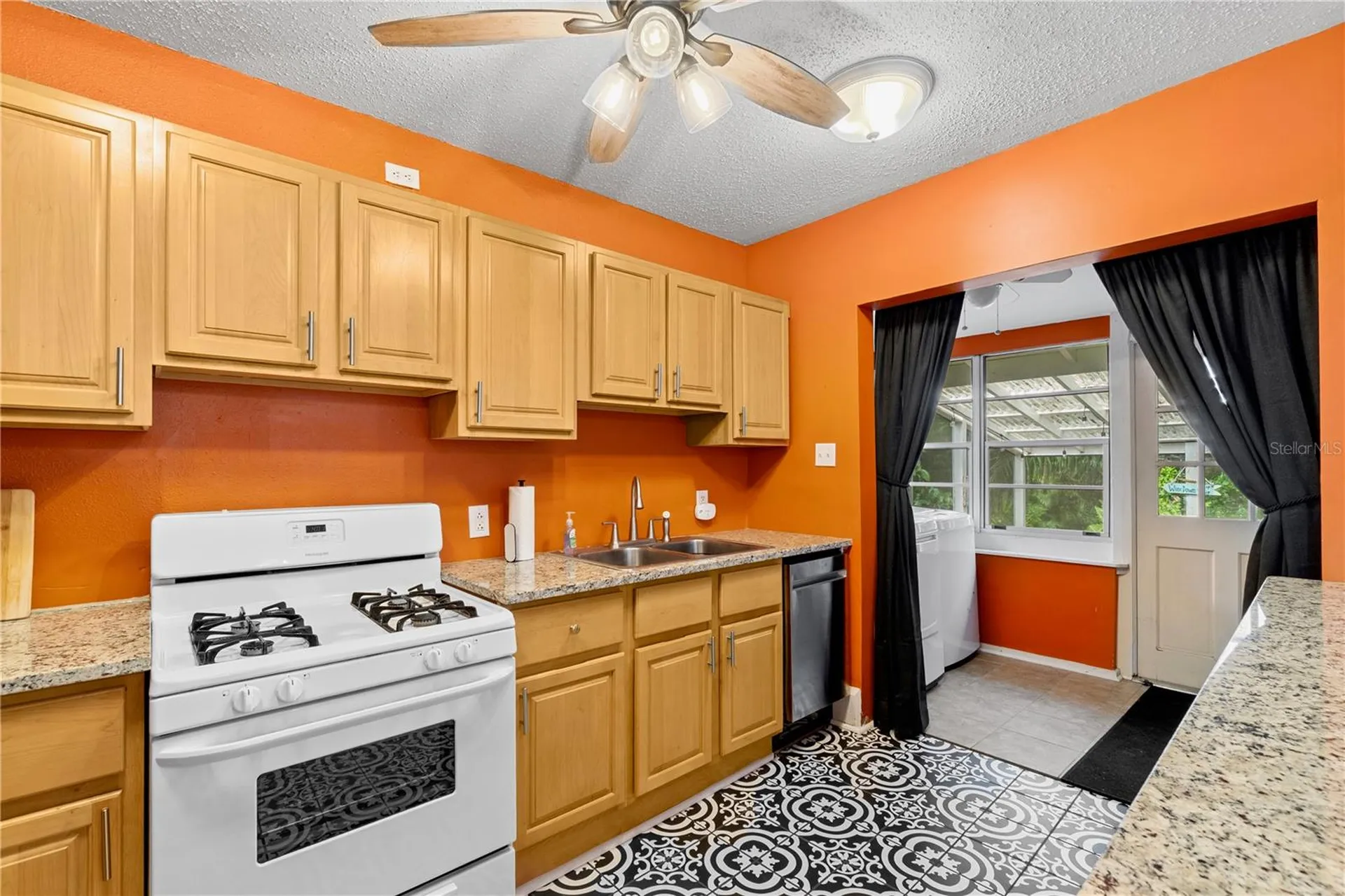 1006 11th Avenue W Bradenton FL 34205