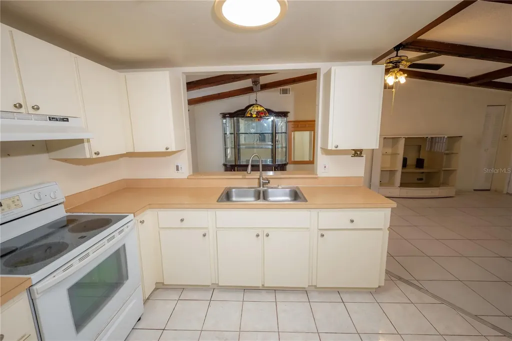 9120 Sandcroft Court Tampa FL 33615