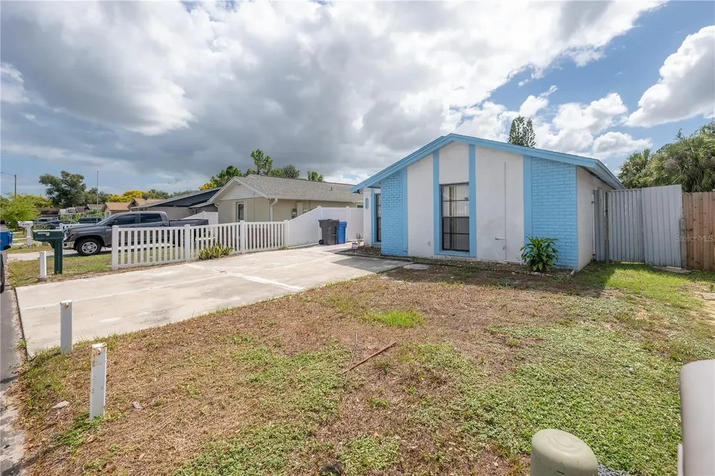 9120 Sandcroft Court Tampa FL 33615