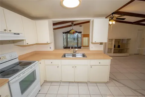 9120 Sandcroft Court Tampa FL 33615