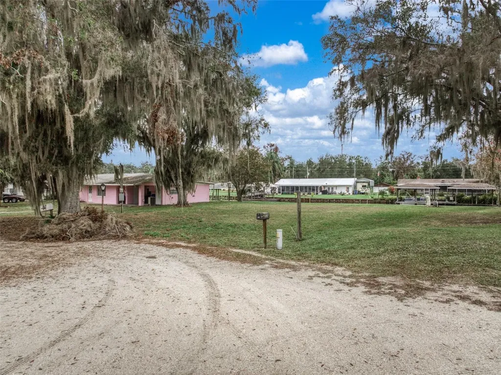 612 Dragonfly Lane Lorida FL 33857