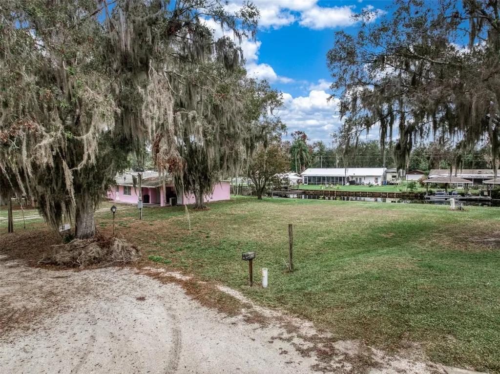 612 Dragonfly Lane Lorida FL 33857