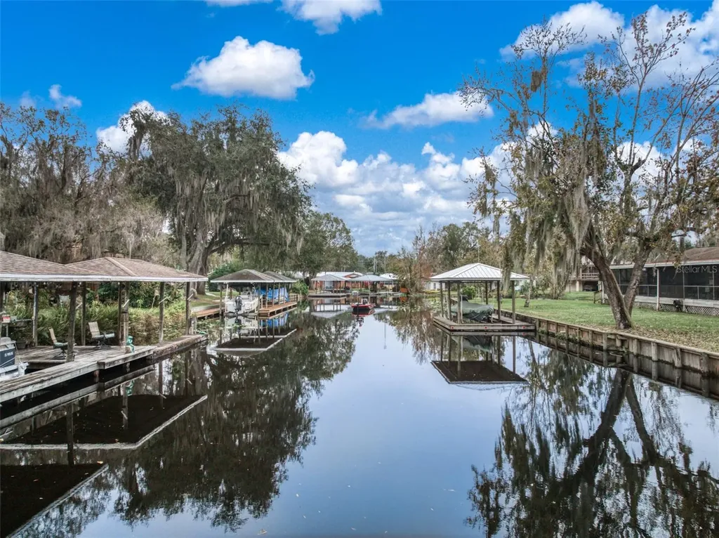 612 Dragonfly Lane Lorida FL 33857