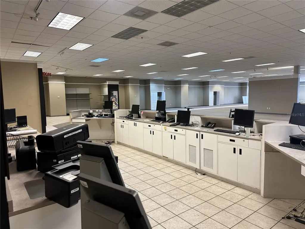 1510 E College Avenue Ruskin FL 33570