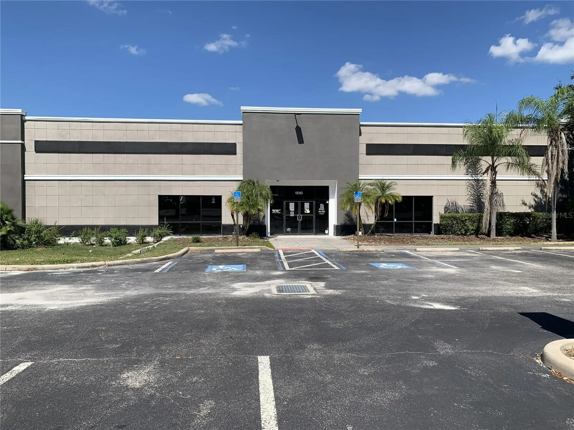 1510 E College Avenue Ruskin FL 33570